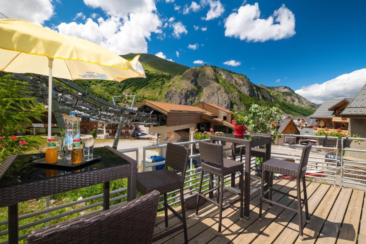 Hotel Les Essarts, Ussim Vacances Valloire Bagian luar foto