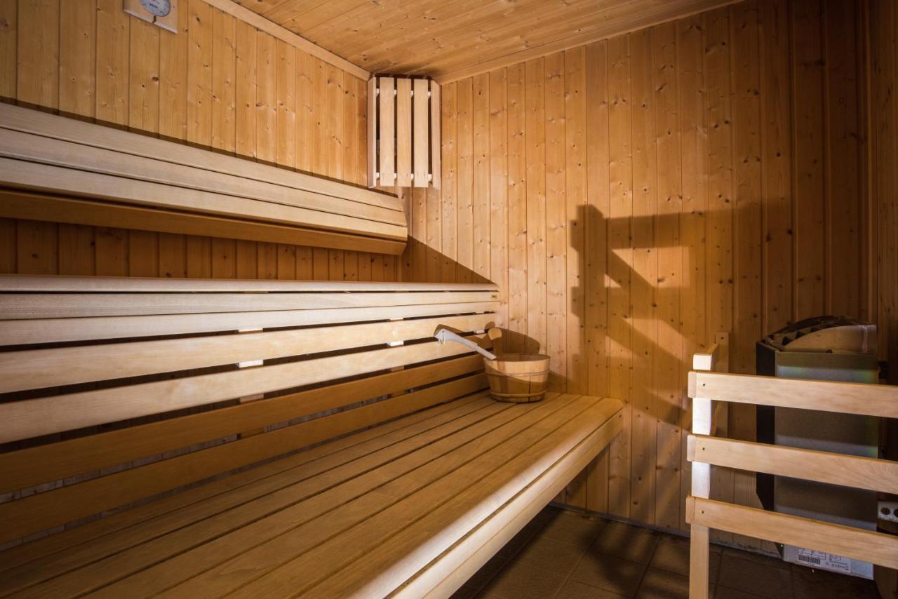 Hotel Les Essarts, Ussim Vacances Valloire Bagian luar foto